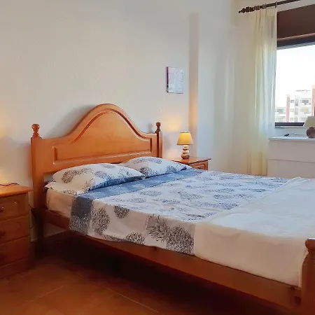 1 Bedroom Apart In Praia Da Rocha, Only 5 Min Walk To The Beach! Διαμέρισμα Portimão